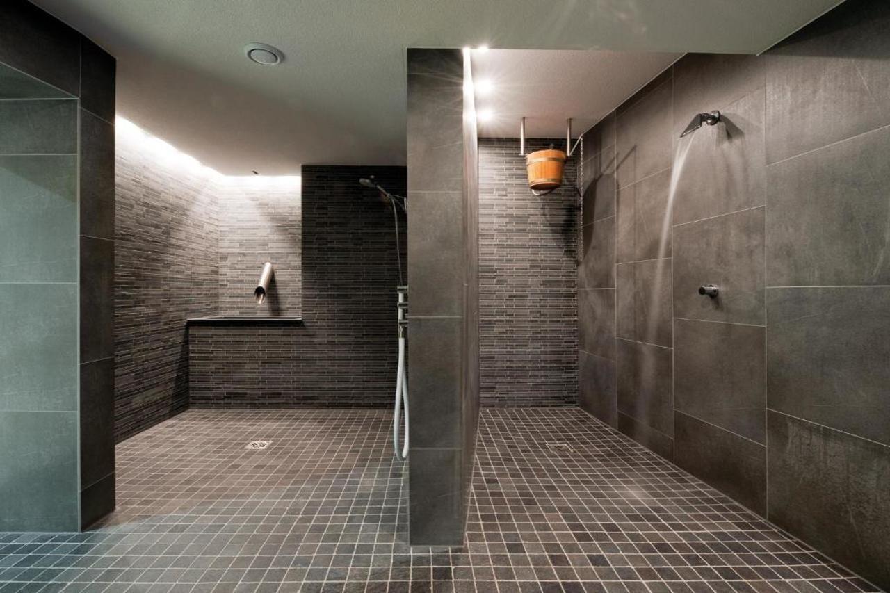 A-Rosa Ifen Hotel Kleinwalsertal Hirschegg  Bagian luar foto A shower