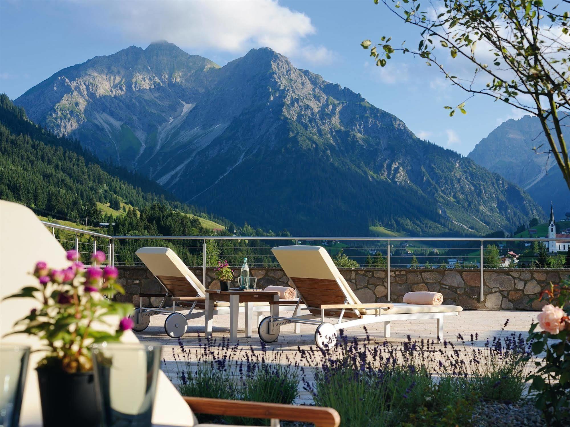 A-Rosa Ifen Hotel Kleinwalsertal Hirschegg  Bagian luar foto View from the hotel