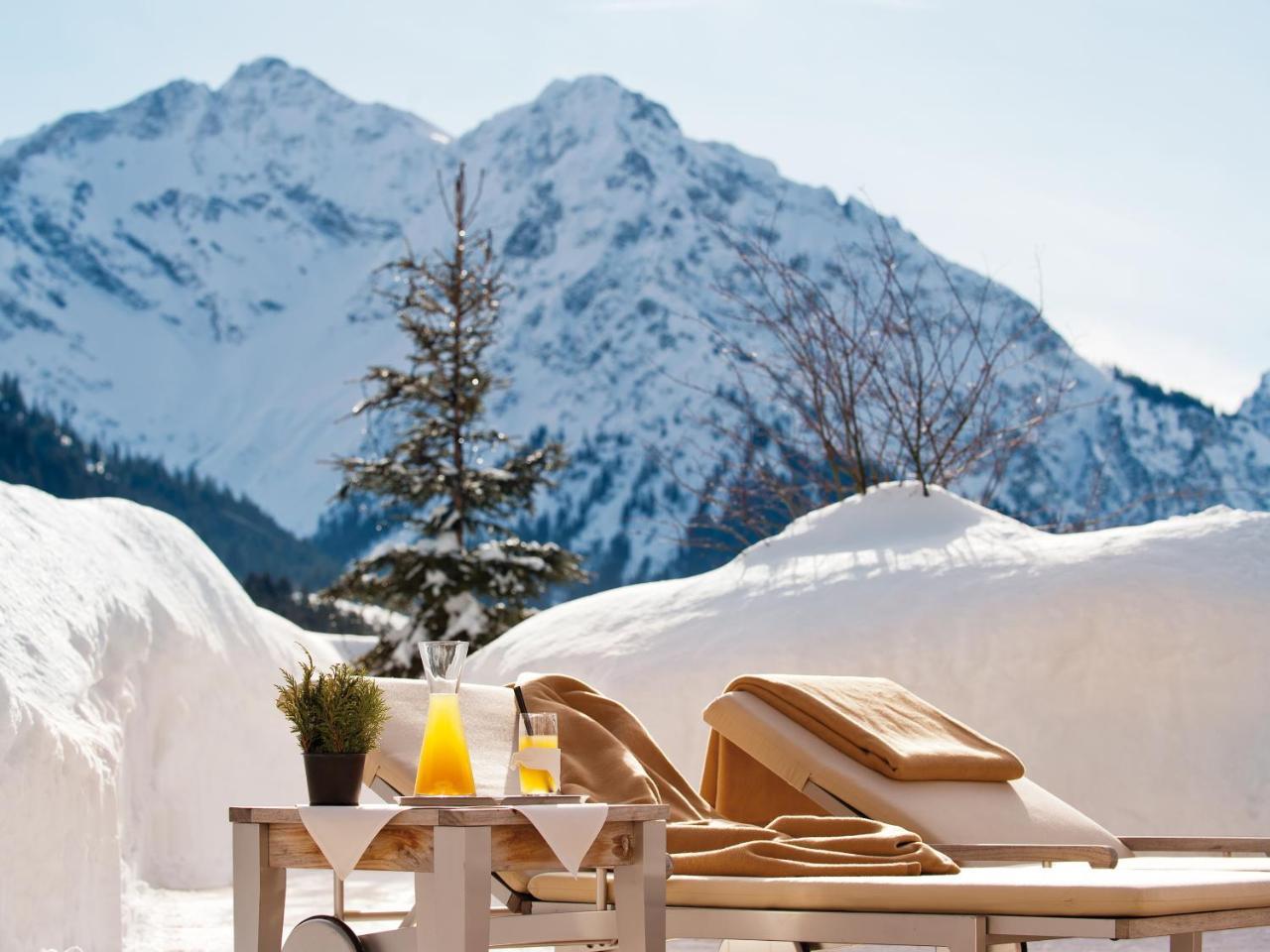 A-Rosa Ifen Hotel Kleinwalsertal Hirschegg  Bagian luar foto The 7132 Summit